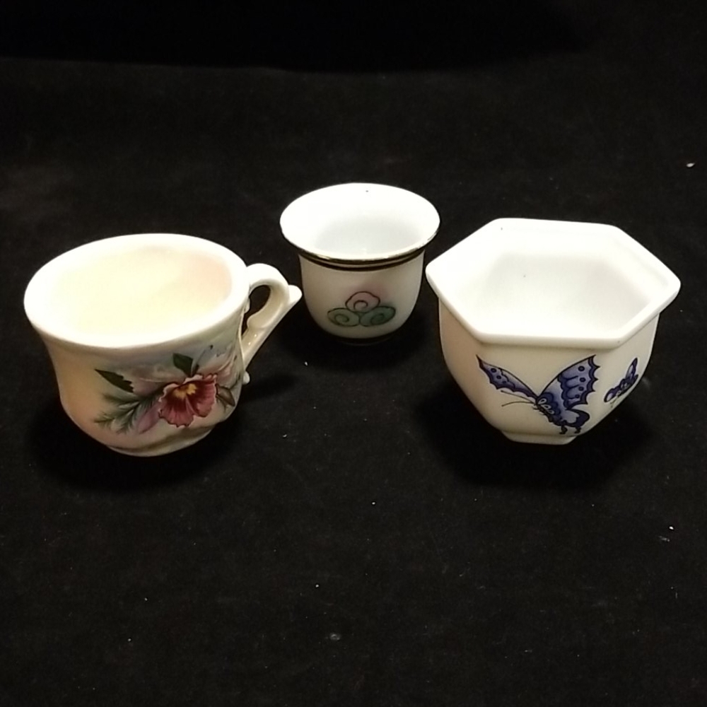 Teacups, set of 3 mixed